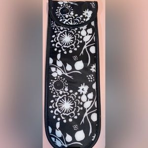 Thirty-one Flat Iron Curling Iron Insulated Travel Case Black & White Damask